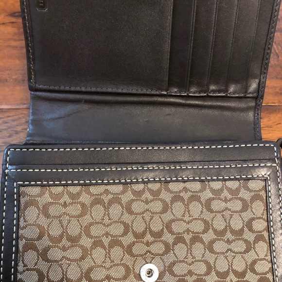 Coach wallet brown color - Picture 2 of 5